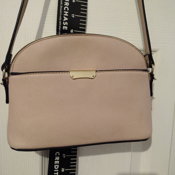 Elegant Cream Shoulder Bag - Picture 2 of 14